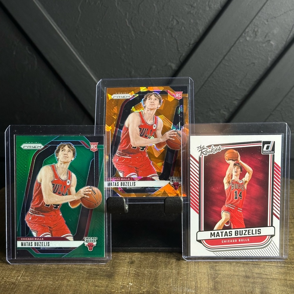 22-23 Panini Prizm Matas Buzelis RCs/ Orange Cracked Ice & Green Prizm Parallels